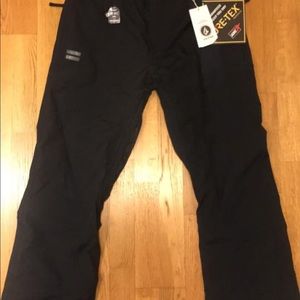 Men’s Goretex Snowpants size Large
